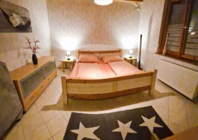 Urlaub mit Hund am Balaton? Ferienhaus in Balatonlelle mit Grillplatz, Spazierwegen & Nähe zum See. Ideal für Hundebesitzer.